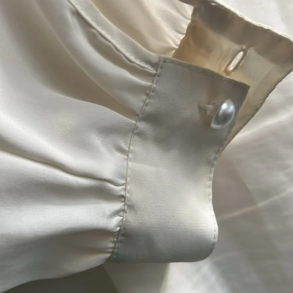 Chic White Lace Trim Blouse - Picture 8 of 10